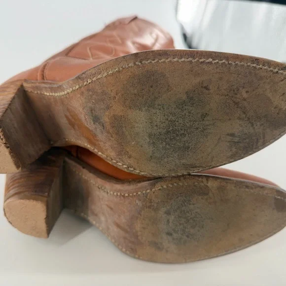 Vintage Frye Women's Brown Heeled Boots - Picture 6 of 6